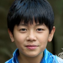 Foto de um menino coreano para foto de perfil