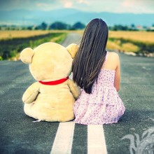 Mädchen mit Teddybär Foto auf Avatar herunterladen