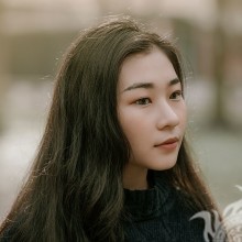 Schönes kirgisisches Mädchenfoto