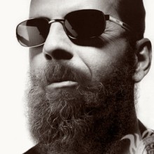 Bruce Willis com imagem de avatar de barba