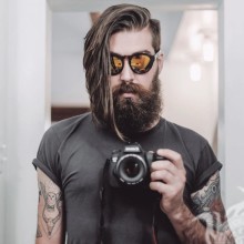 Мужик з красивою бородою на аватар