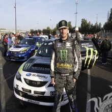 Foto del piloto de carreras Subaru en avatar