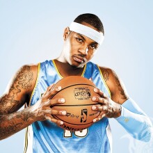 Баскетболіст Кармело Ентоні з м'ячем фото на аватарку