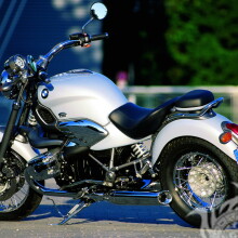 Laden Sie das BMW Motorradfoto in Ihr Profilbild herunter