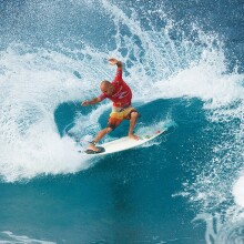 Surfen auf Wellen Foto zum Avatar herunterladen