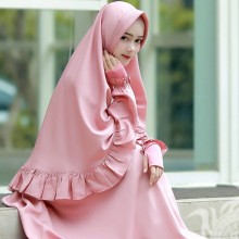 Muslimische Frau in schönen Kleidern für Avatar