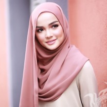 Schöne muslimische Mädchen auf Avatar