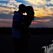 Foto de um cara com uma garota no download do avatar