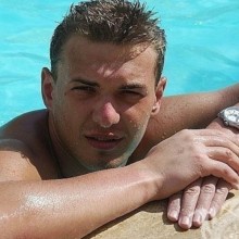 Foto del chico en la piscina descargar en avatar