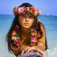 Foto de garota bonita na costa do mar do Caribe para download de avatar