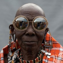 Negro in Brille Foto auf Avatar herunterladen