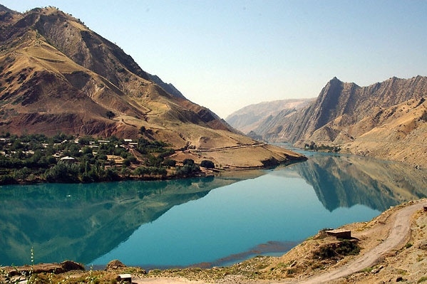 Река Амударья. Таджикистан — Туркмения — Узбекистан.