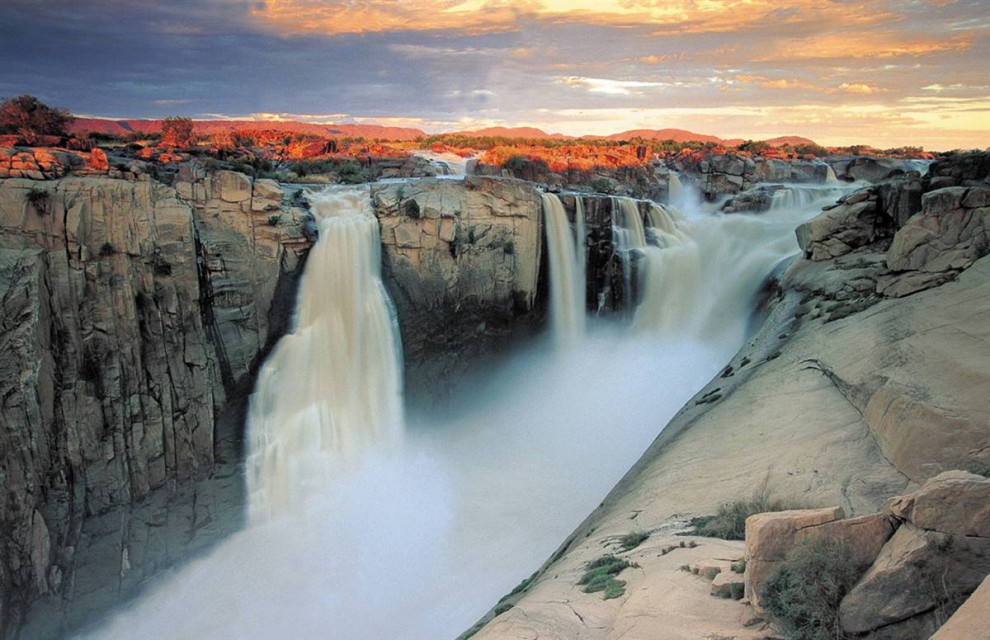Водопад Ауграбис. Намибия — ЮАР.