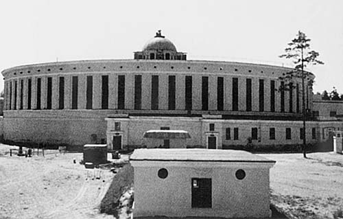 Здание синхрофазотрона в Дубне в 50-е