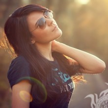 Lovely girl in glasses photo for icon download