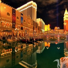 Hotel Venetian Las Vegas in full fire avatar