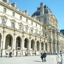 Foto do museu do Louvre na foto do perfil