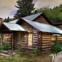 Hütte im Wald auf deinem Profilbild