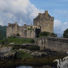 Середньовічний замок фото на аватарку скачати