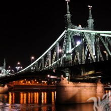 Grand pont lumineux vers la photo de profil
