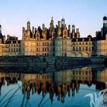 Schönes Schloss am Ufer Avatar