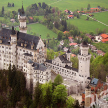 Фото середньовічного замку зверху на аватарку