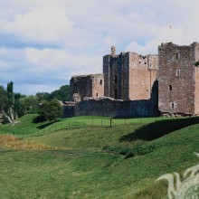 Las ruinas del antiguo castillo en tu foto de perfil