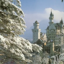 Hermoso castillo en foto de invierno para foto de perfil