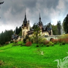 Schöne Burg am Rande des Waldes auf Ihrem Profilbild