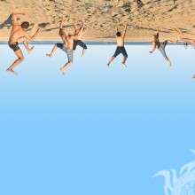 People on the beach upside down avatar