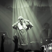 Sänger Rapper auf der Bühne Avatar