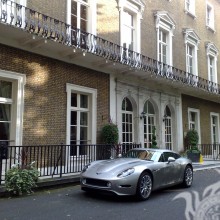 Download photo silver Aston Martin