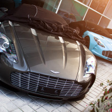 Foto de carro esporte Aston Martin