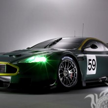 Laden Sie Aston Martin herunter