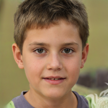 Фотография мальчика с короткой стрижкой на профиль