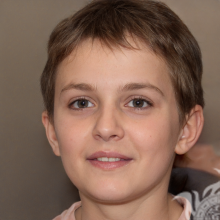 Foto eines Jungen auf beigem Hintergrund für ein Profil von 50 x 50 Pixel