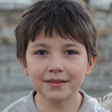 Фотографія маленького хлопчика з короткою зачіскою