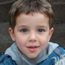 Foto eines kleinen Jungen mit dunklen Haaren für TikTok
