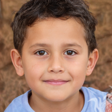 Фотографія маленького хлопчика брюнета для TikTok