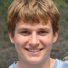 Gesicht eines 19-jährigen Mannes mit blonden Haaren