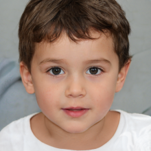 Laden Sie das Foto des Gesichts eines süßen kleinen Jungen für Dokumente herunter