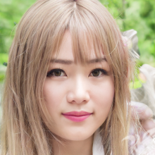 El rostro de una niña japonesa pintada en un avatar