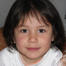 Кавказская маленькая девочка