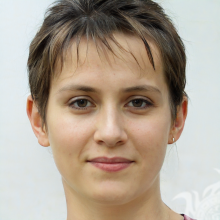 Menina adolescente polonesa com cabelo curto