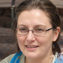 Femme ukrainienne avec des lunettes