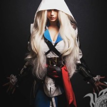 Sur l'avatar d'Assassin's Creed blonde dans le capot