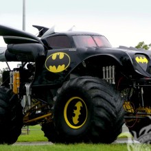 Download a photo on the avatar of the Batman car