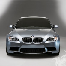 Photo d'une voiture BMW sur le téléchargement de l'avatar du blogueur