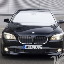 Photo d'une voiture BMW sur un téléchargement d'avatar pour un homme de 21 ans