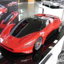 Téléchargez la photo de profil de la voiture Ferrari pour la photo de profil